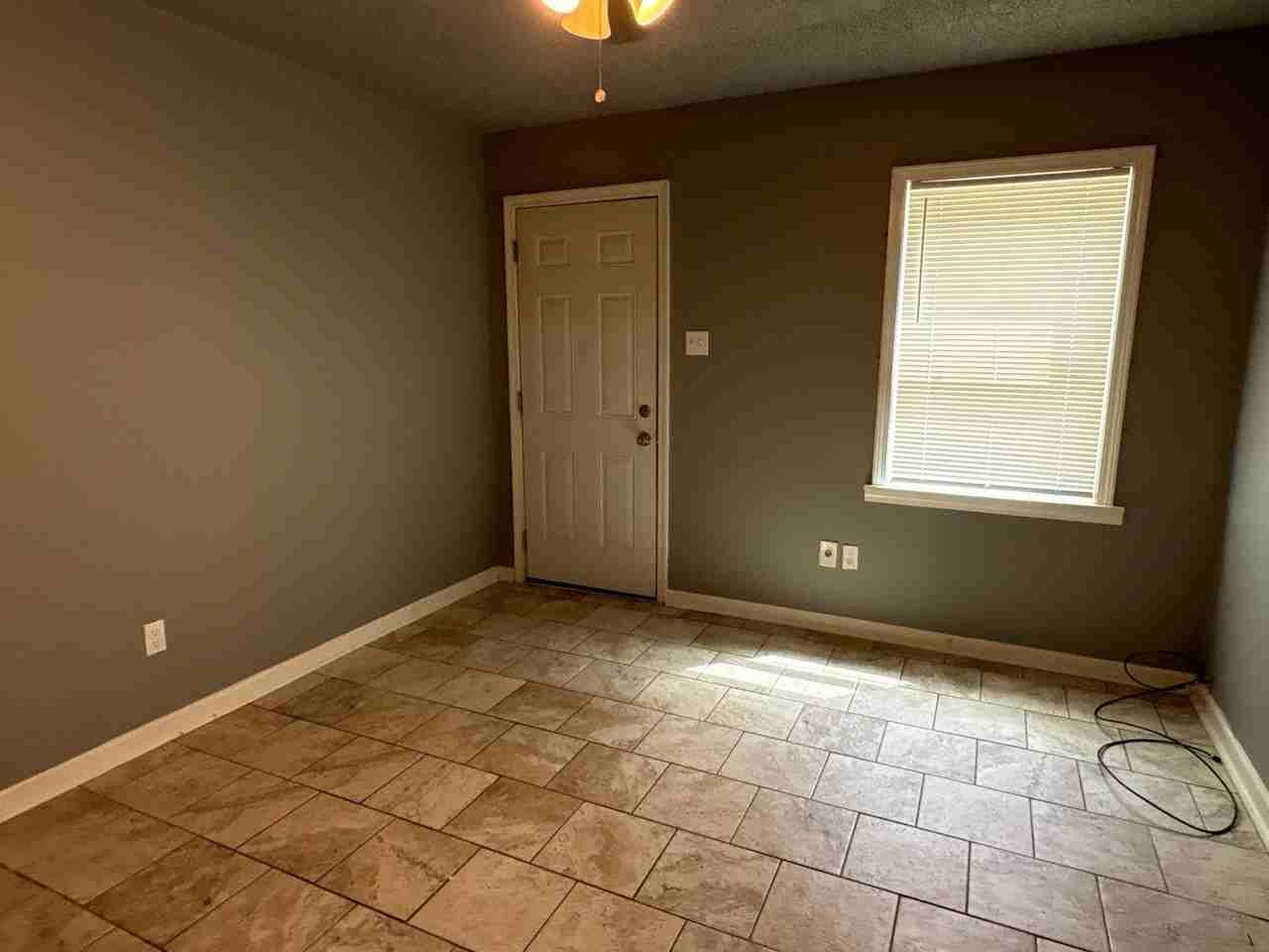 1408 Effie Rd - Photo 7 of 14