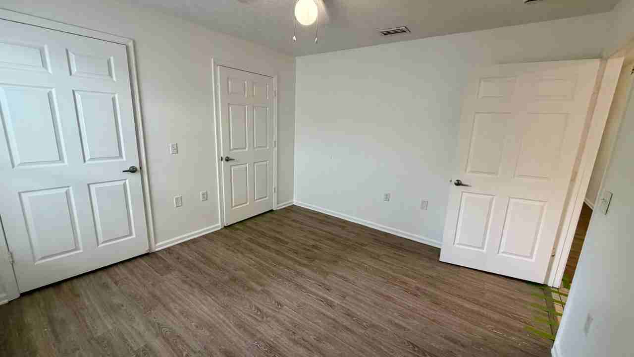 9127 Laird St - Photo 5 of 18