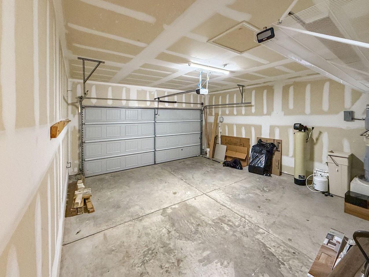 10535 Noble Cyn - Photo 3 of 34