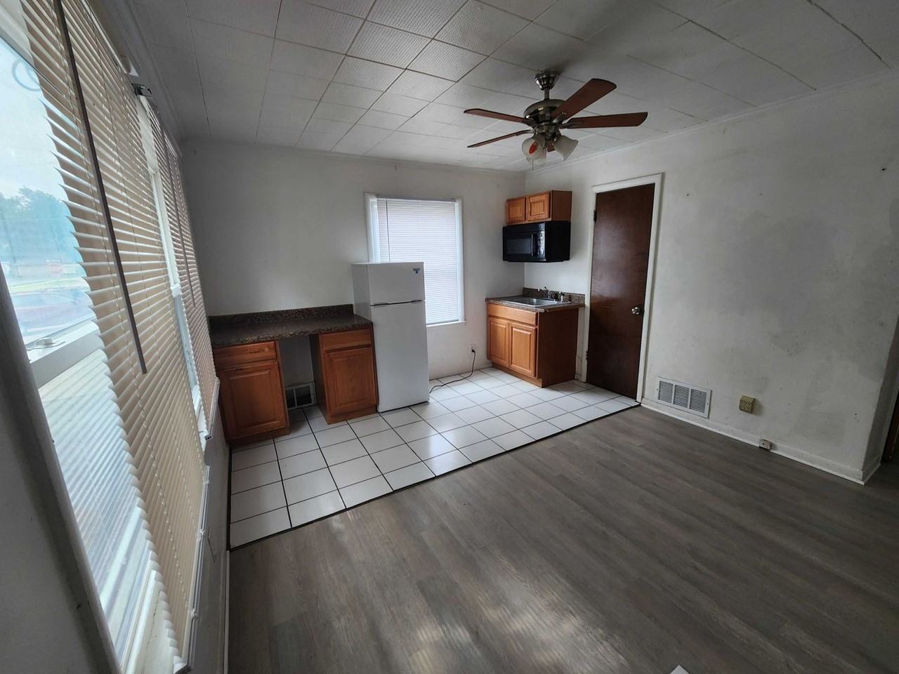 1239 Sw Oakley Ave #2 - Photo 3 of 7