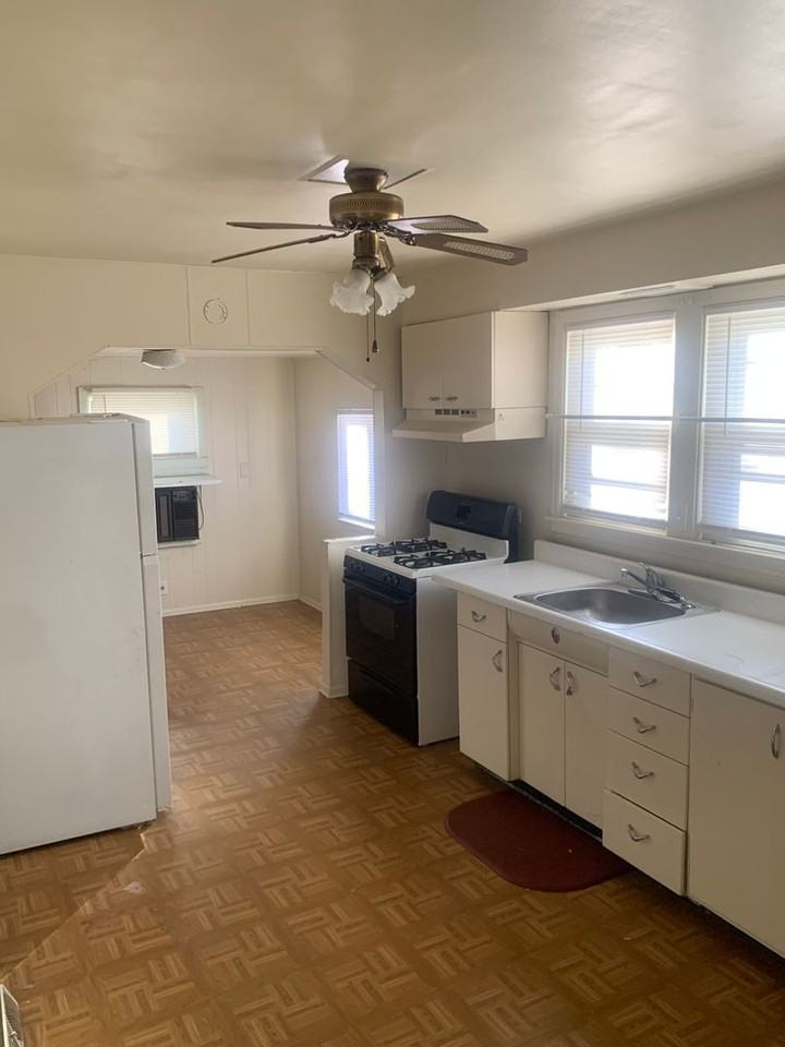 630 N Stephens Ave - Photo 2 of 6