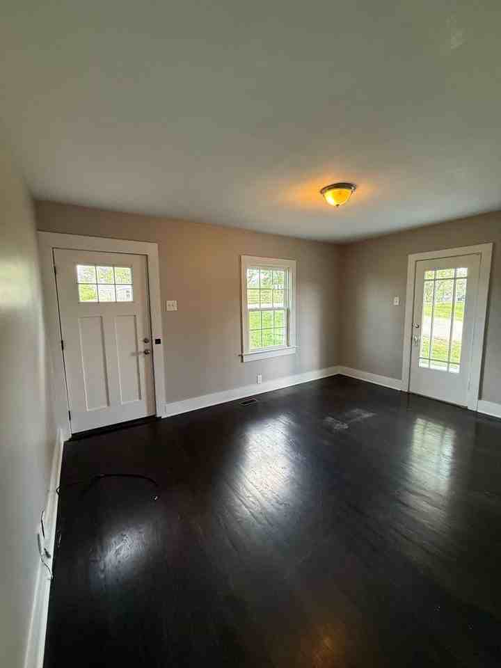 411 Hietts Ln - Photo 4 of 13