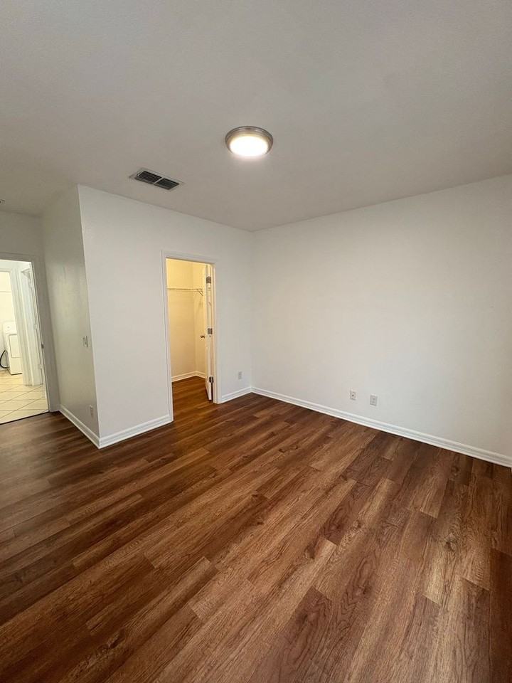 2875 Sunstone Dr - Photo 4 of 35