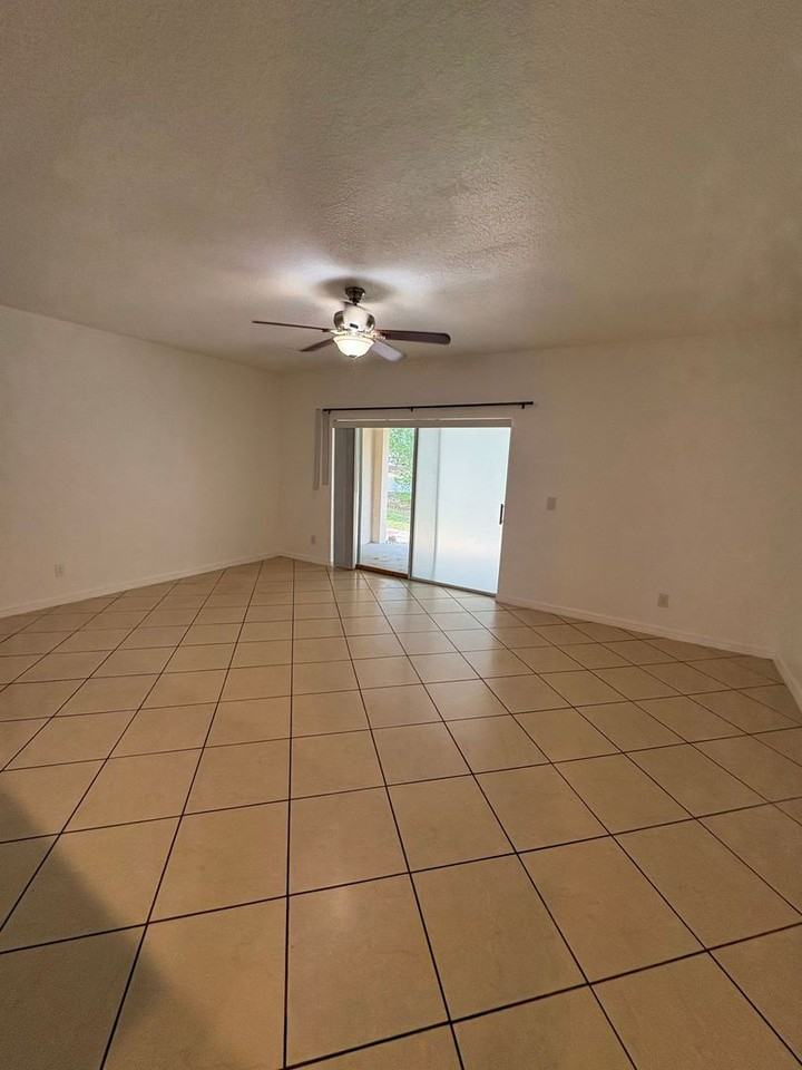 2875 Sunstone Dr - Photo 6 of 35