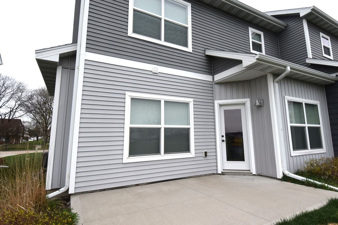 1208 S Linn St - Photo 2 of 22