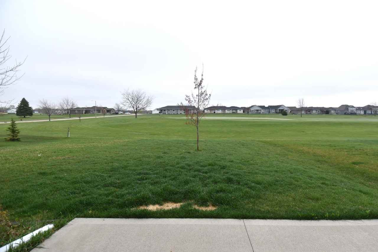 1208 S Linn St - Photo 4 of 22