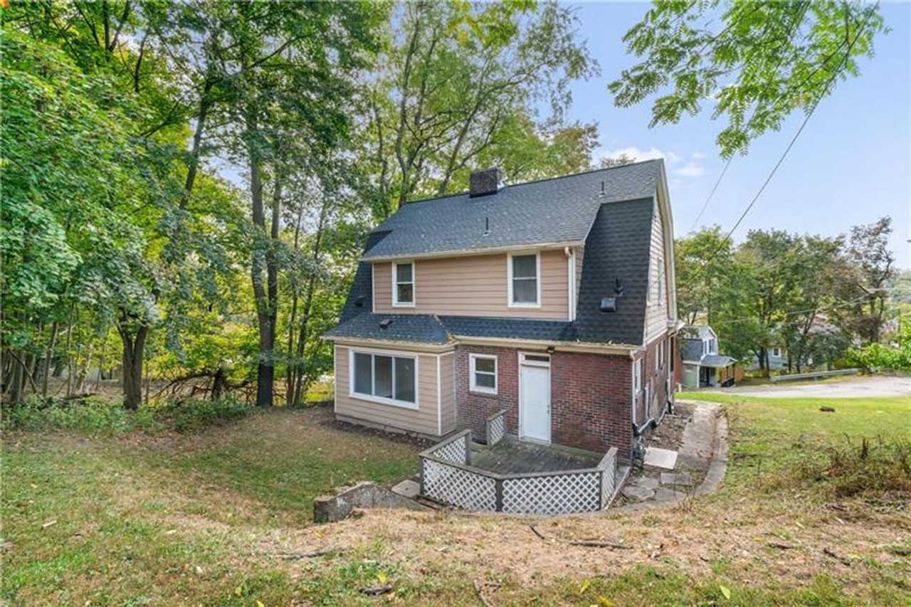 8527 Westwood Rd - Photo 2 of 16