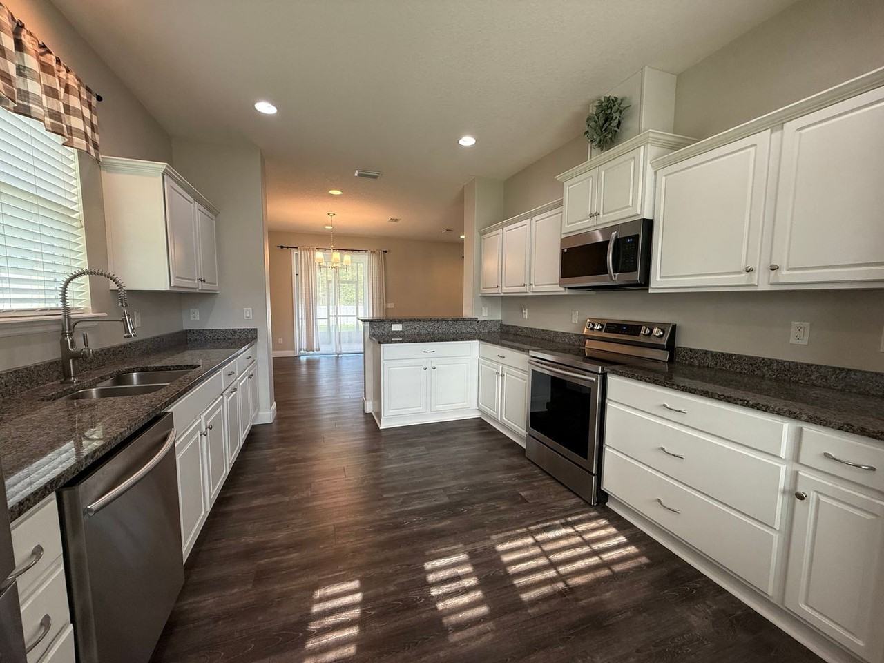 20 Abacus Ave - Photo 6 of 34