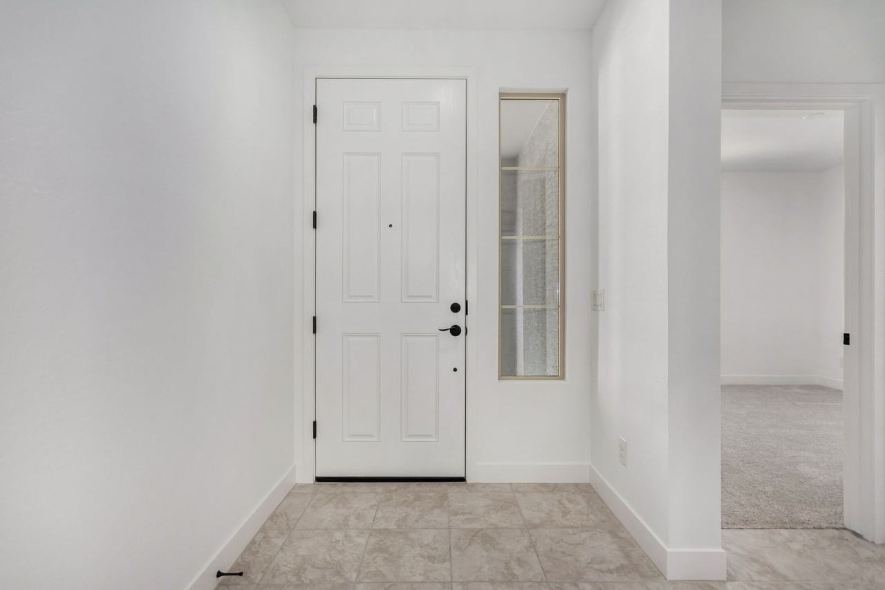 14807 W Soft Wind Dr - Photo 5 of 30