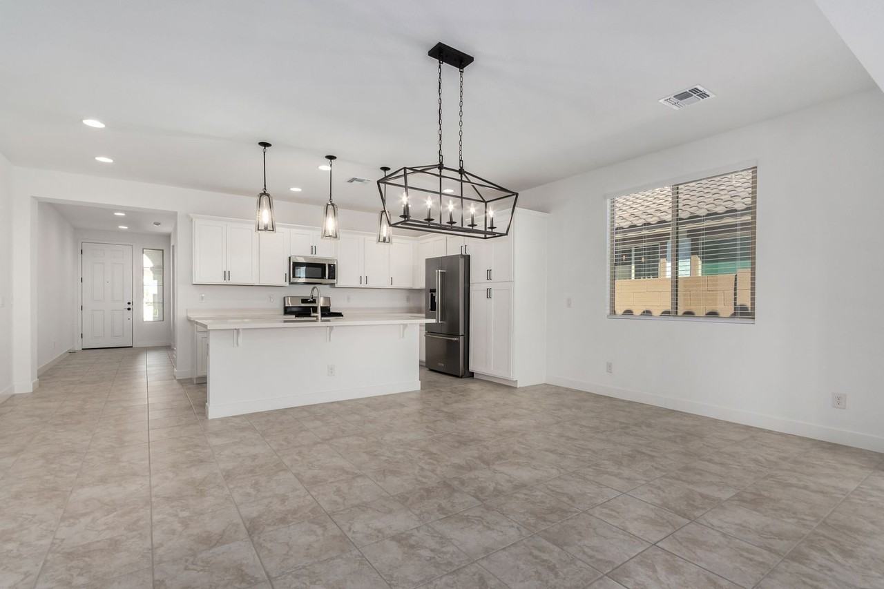 14807 W Soft Wind Dr - Photo 6 of 30