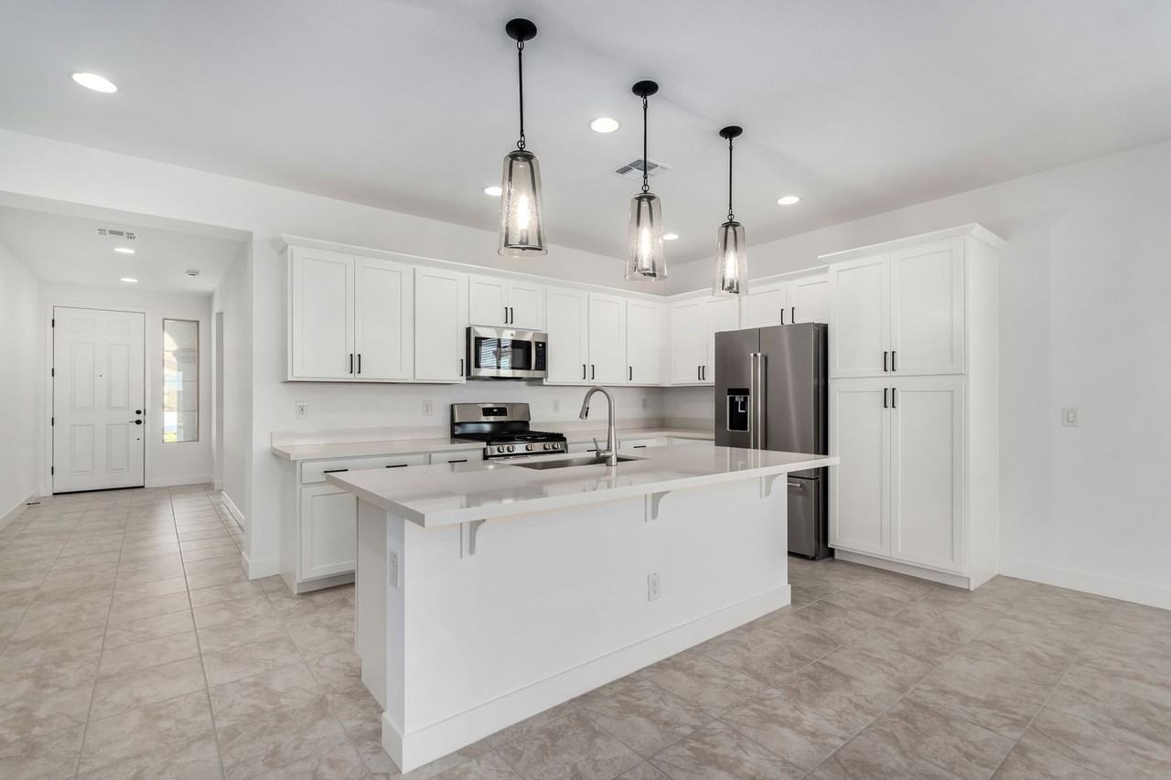 14807 W Soft Wind Dr - Photo 7 of 30