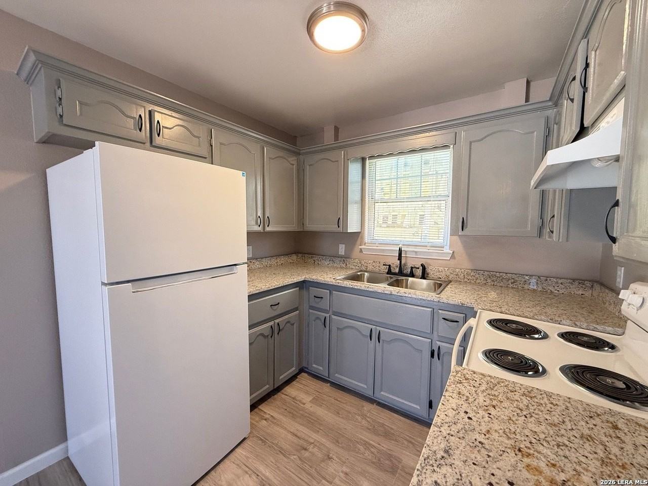 1405 Donaldson Ave - Photo 6 of 10