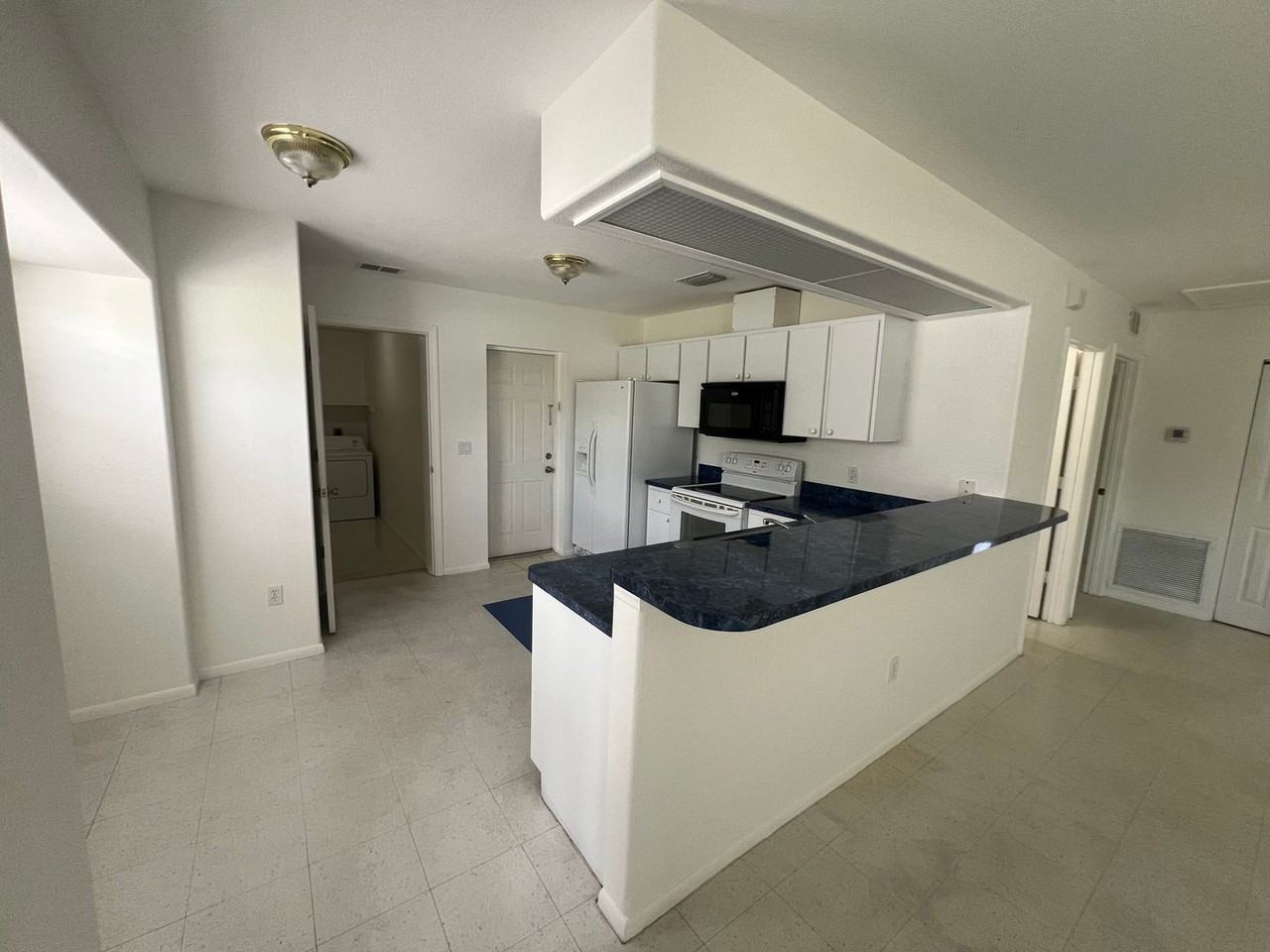 1065 Nomad Rd - Photo 4 of 13