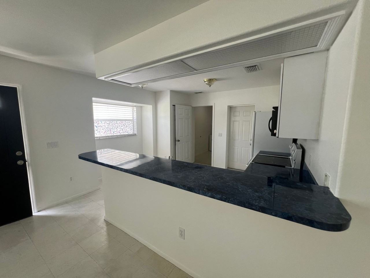 1065 Nomad Rd - Photo 5 of 13