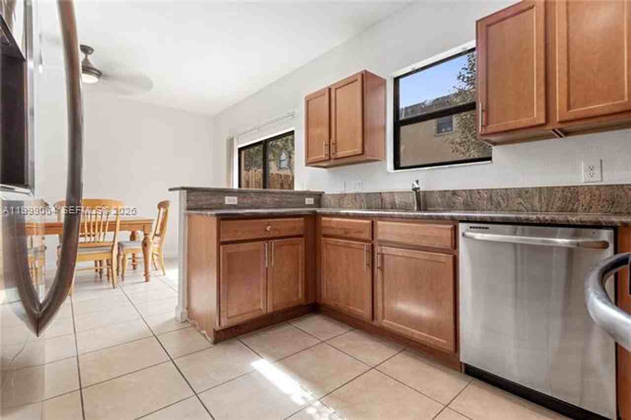 15460 15460 SW 119th St th  15460 - Photo 3 of 24