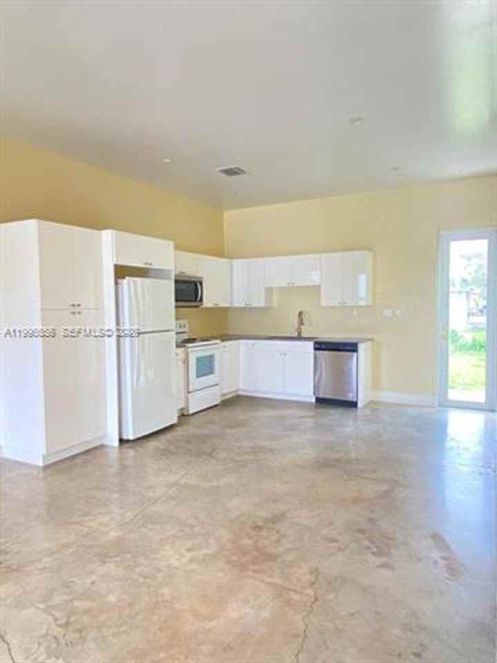 12150 Sw 213th St #0 - Photo 4 of 16