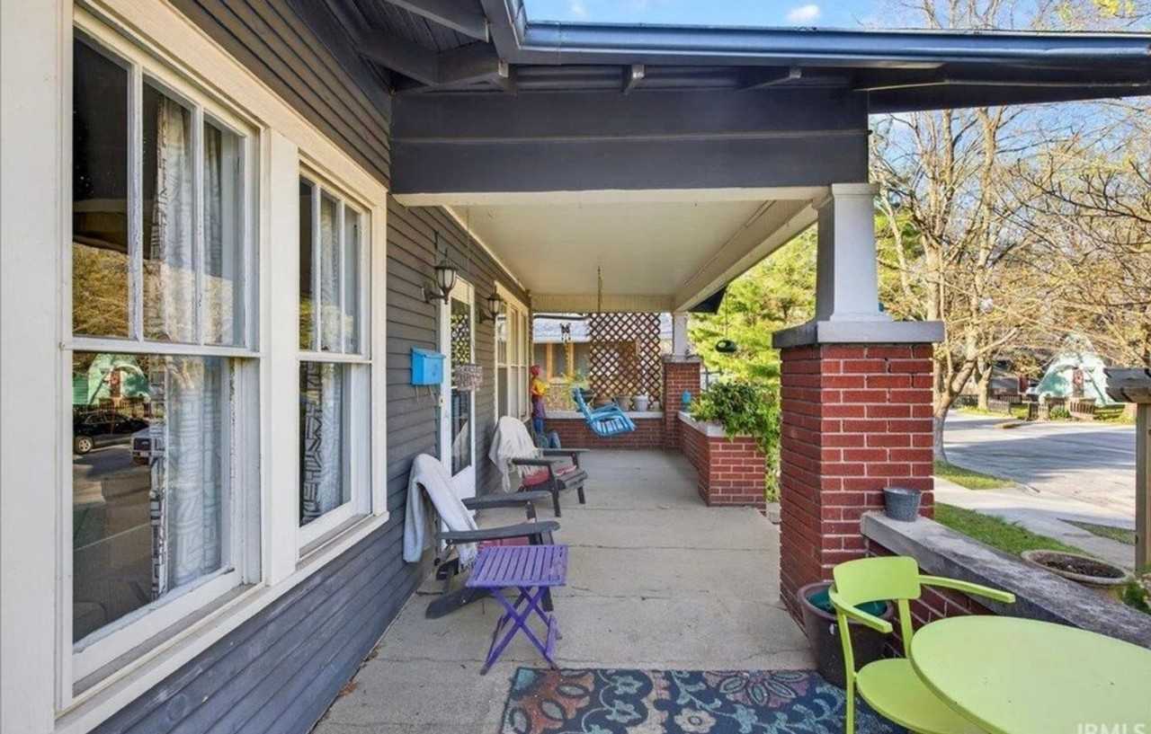 469 Maple St - Photo 4 of 22