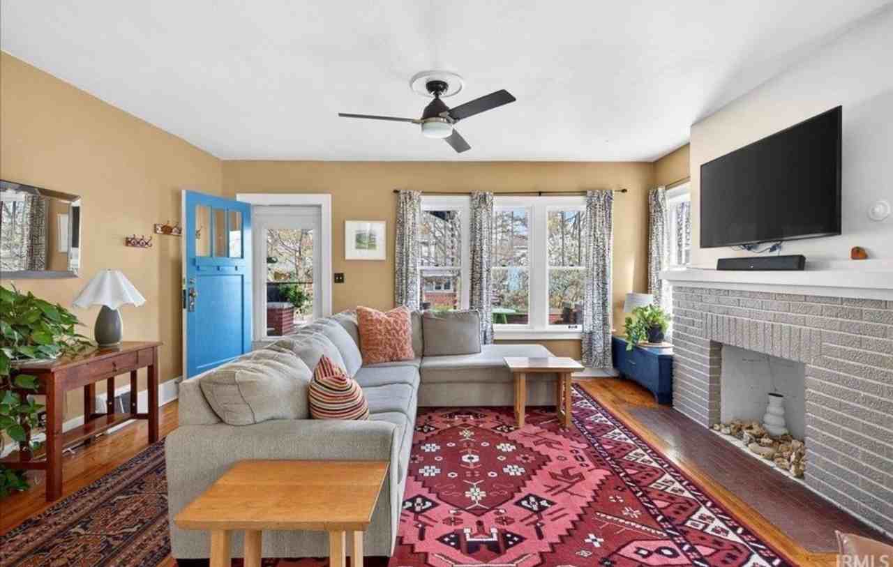 469 Maple St - Photo 6 of 22