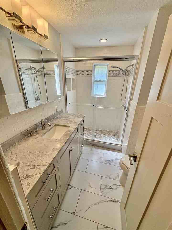 438 Lakeview Ave - Photo 4 of 10