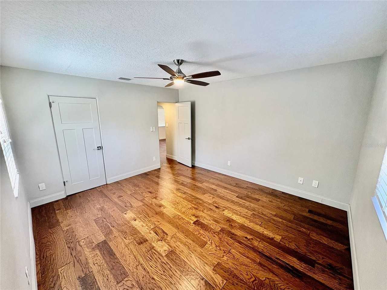 438 Lakeview Ave - Photo 5 of 10