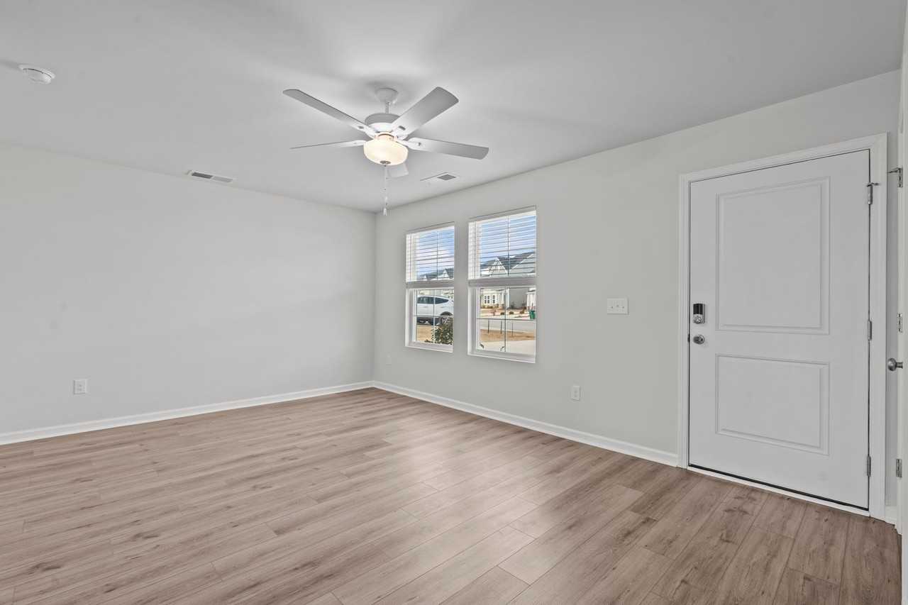 668 Blossom Run - Photo 6 of 25