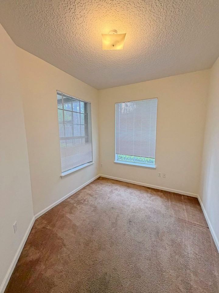 3888 Summer Grove Way S - Photo 4 of 17