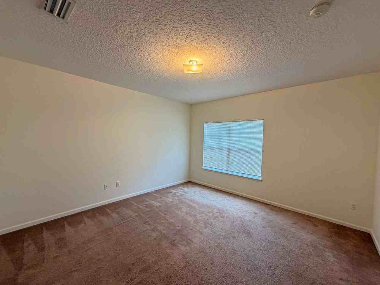 3888 Summer Grove Way S - Photo 7 of 17