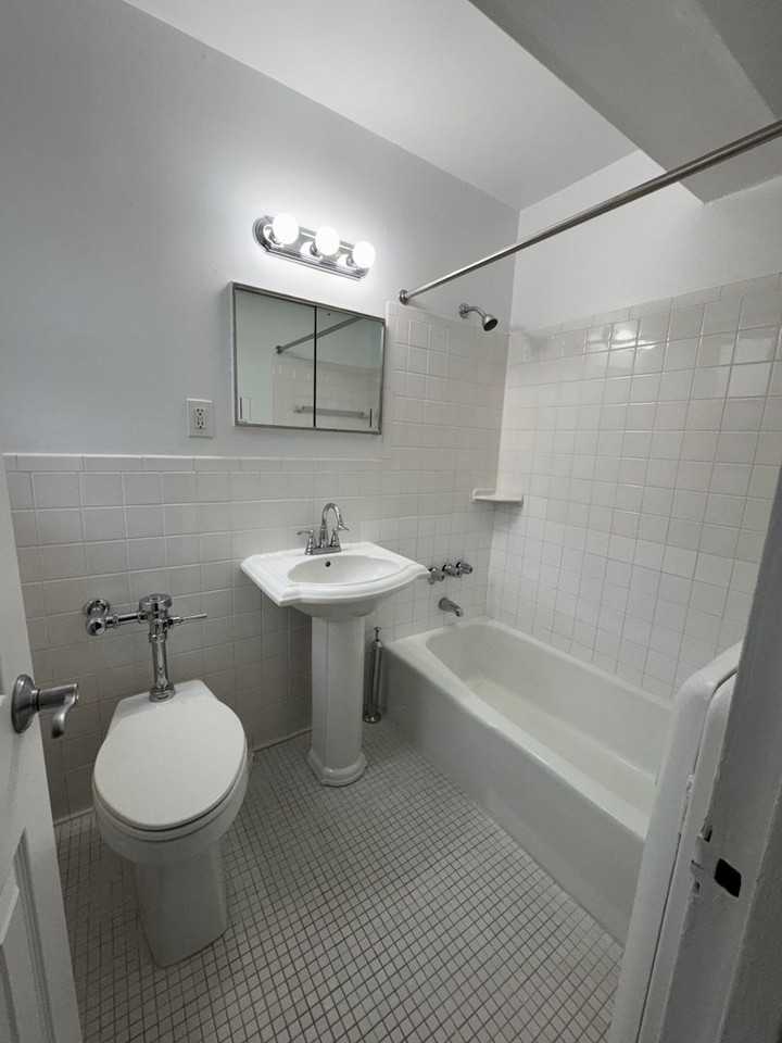 Imperial Gardens - Photo 4 of 24