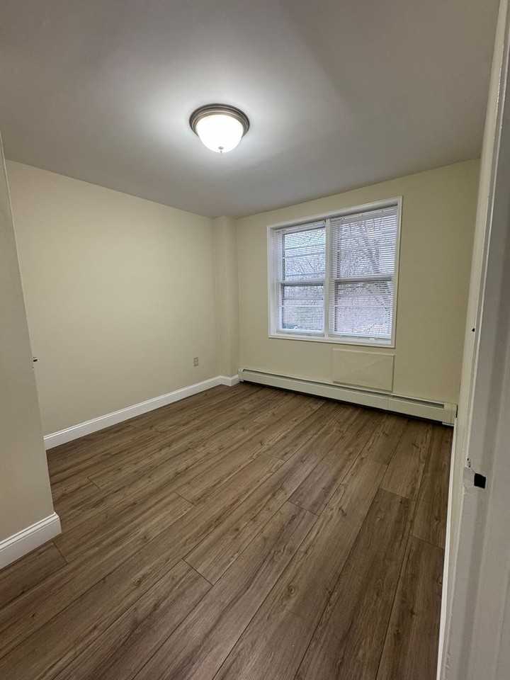 Imperial Gardens - Photo 6 of 24