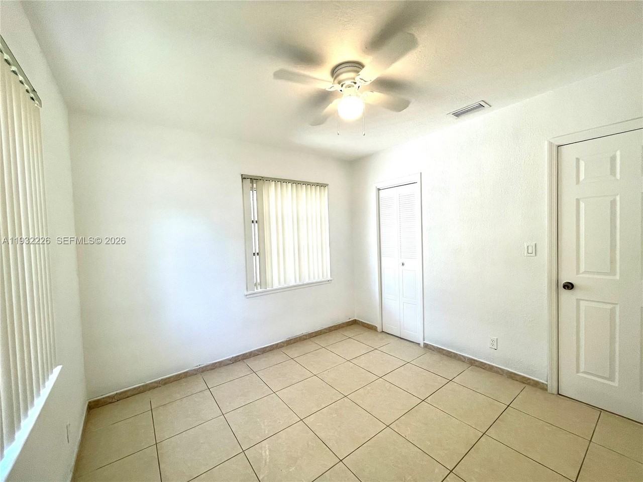 310 Southwest 10th Street - Photo 6 of 8