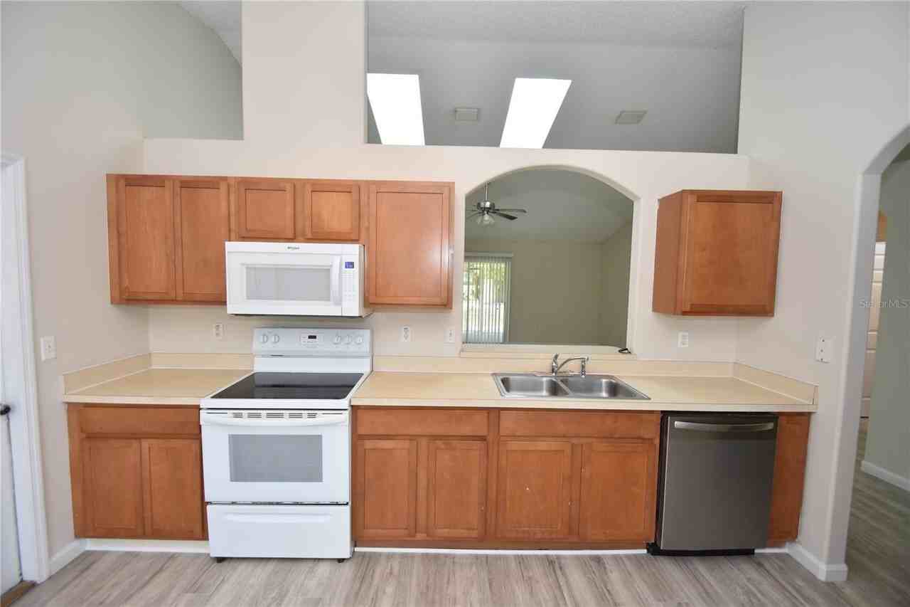 15 White Deer Ln - Photo 5 of 40