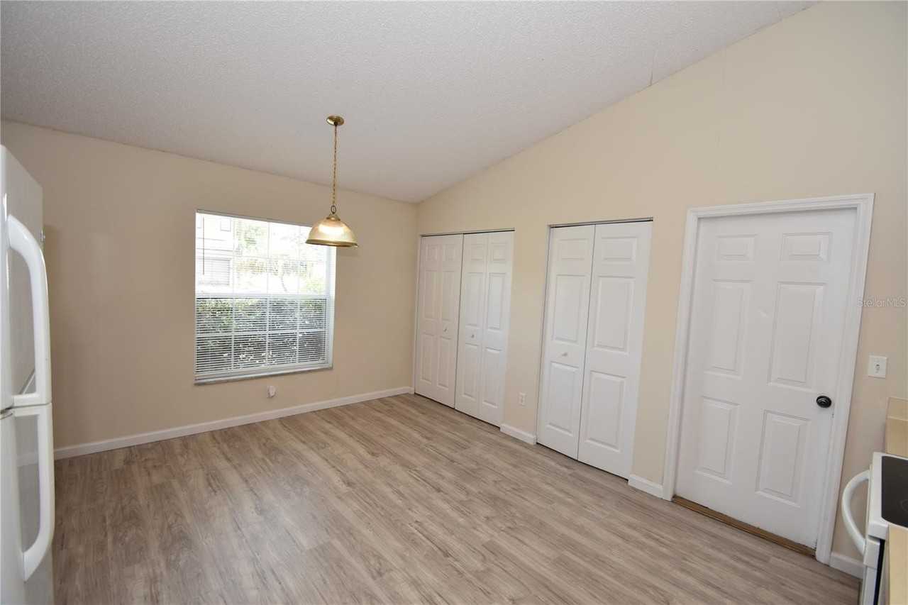 15 White Deer Ln - Photo 7 of 40