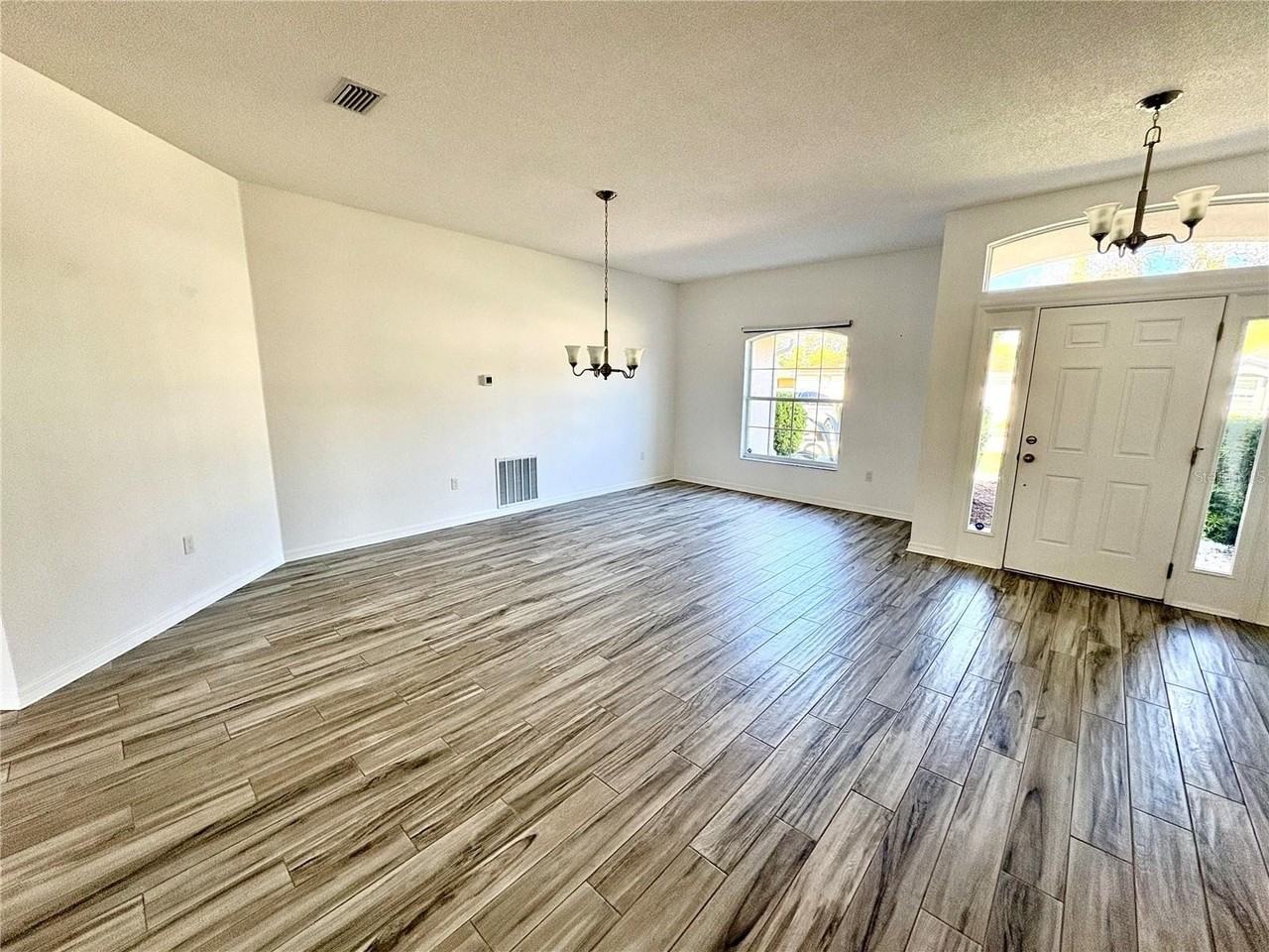 24 Pepperdine Dr - Photo 2 of 19