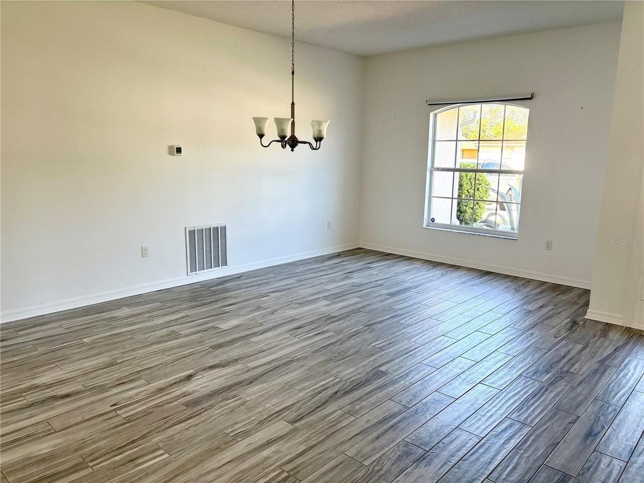 24 Pepperdine Dr - Photo 3 of 19