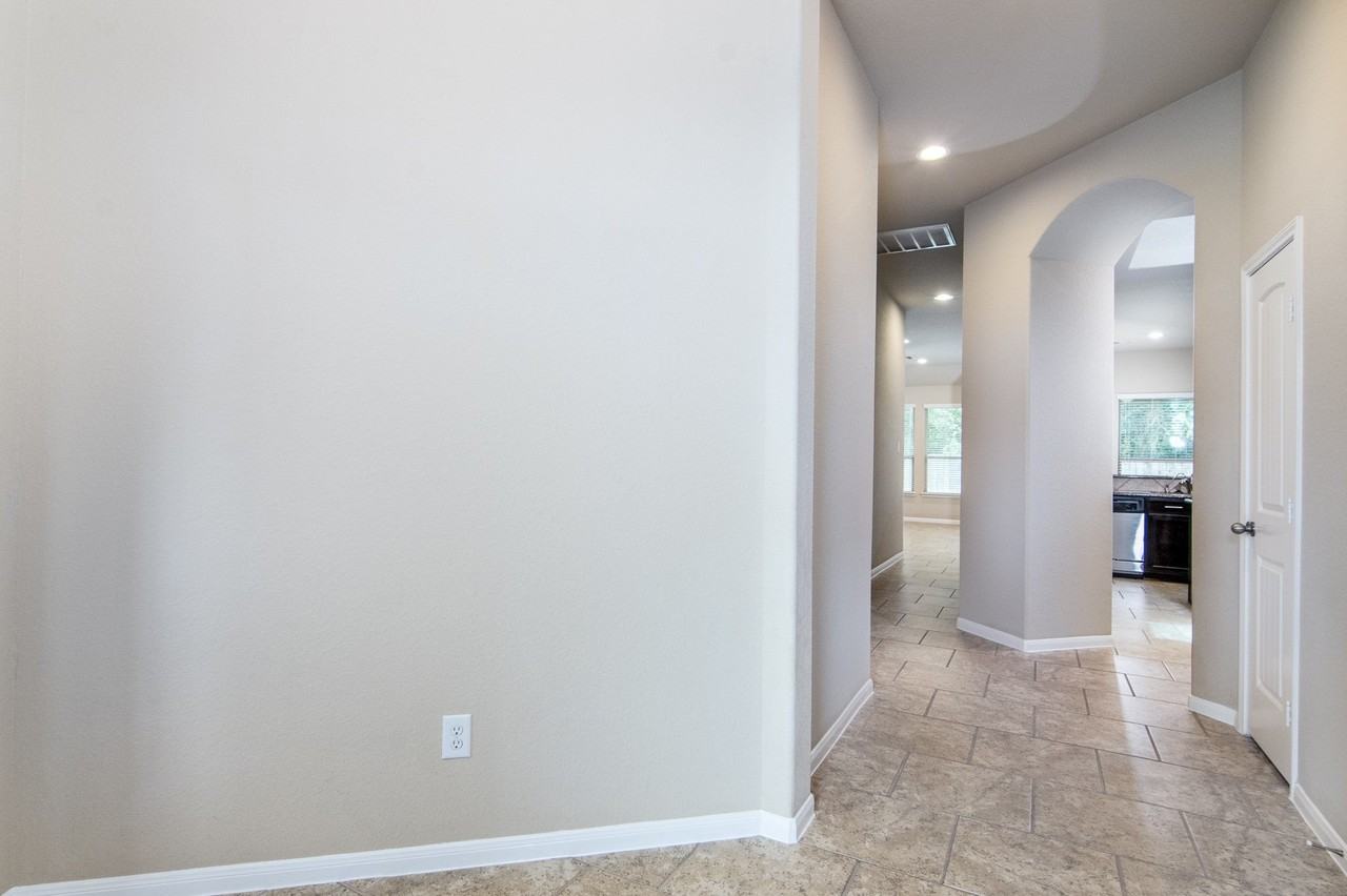 7479 Durango Creek Dr - Photo 6 of 31