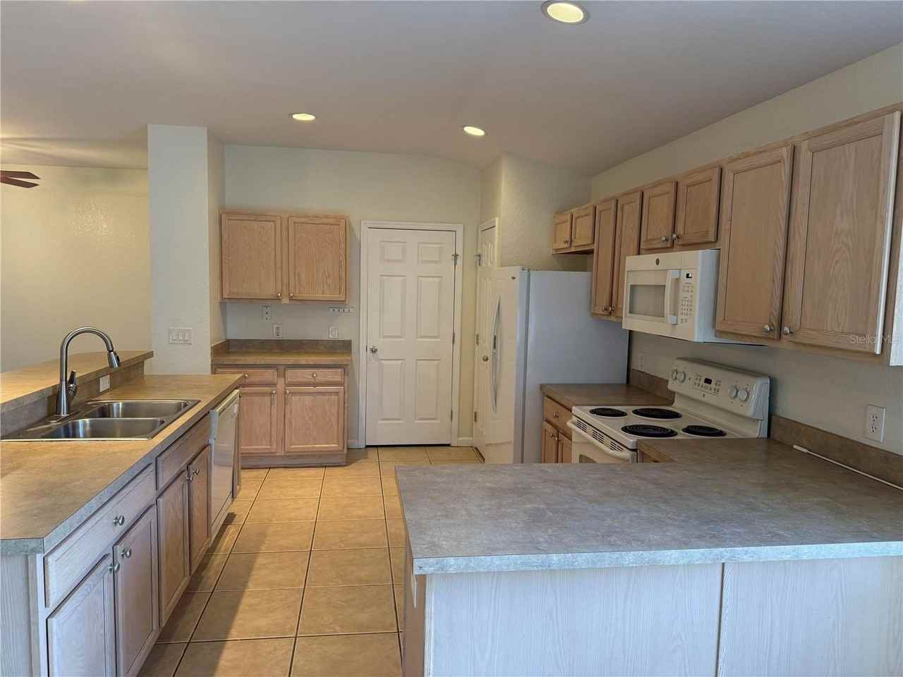 4304 Sw 54th Ct - Photo 4 of 18