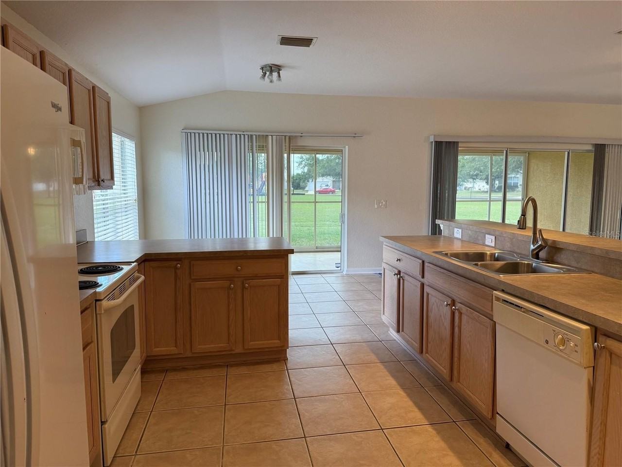 4304 Sw 54th Ct - Photo 5 of 18