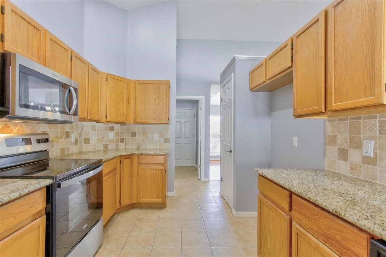 12446 Bohannon Blvd - Photo 4 of 36