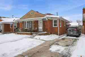 featured image of 8227 Riverview St