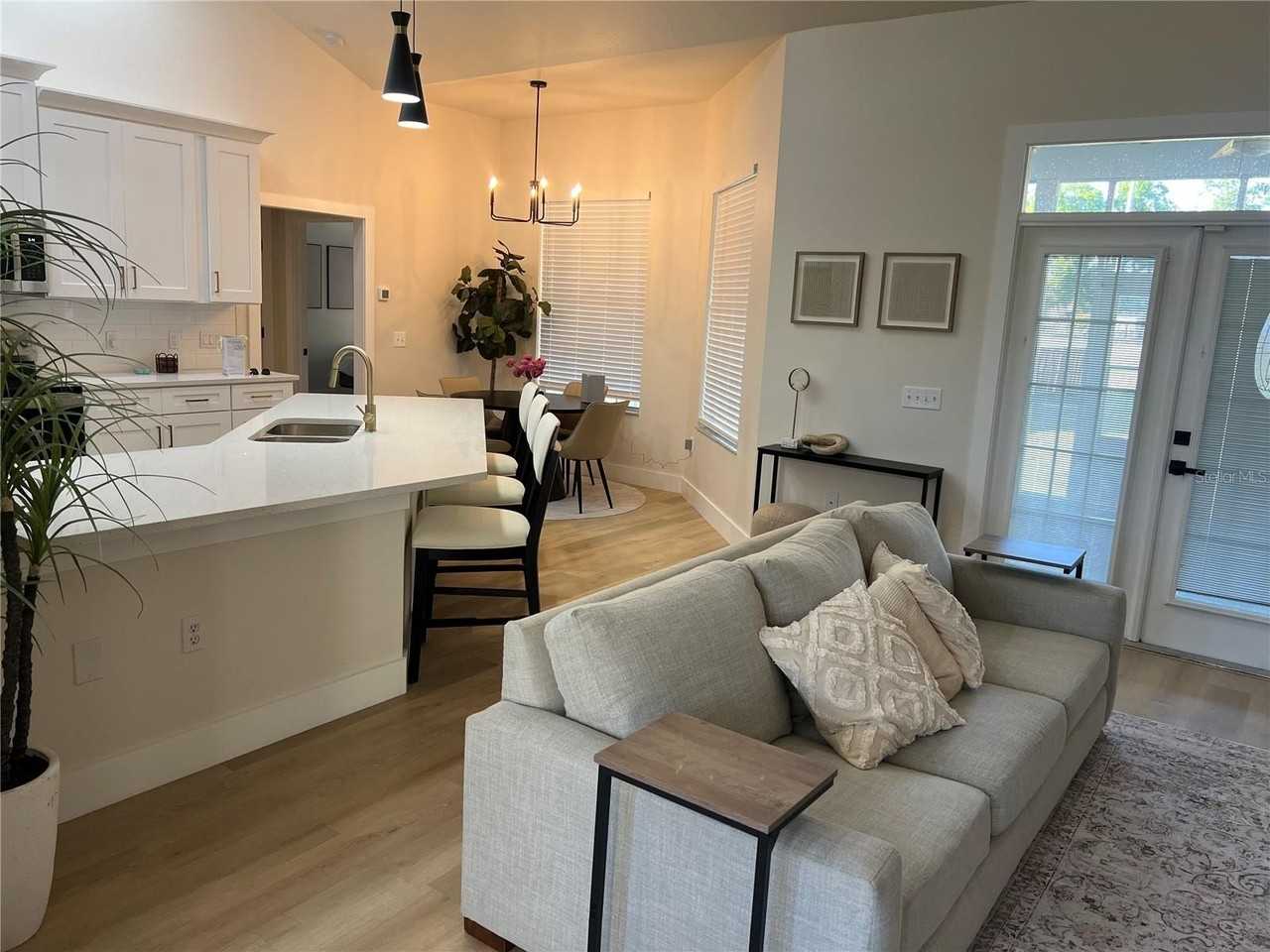 37015 Waldo Dr - Photo 3 of 21