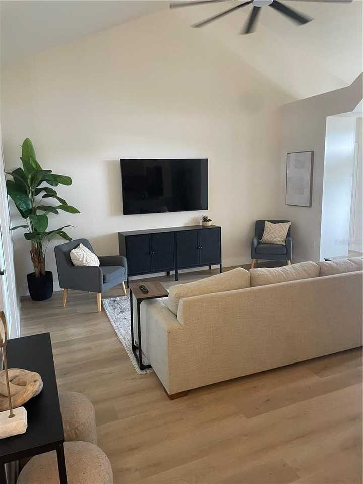 37015 Waldo Dr - Photo 6 of 21