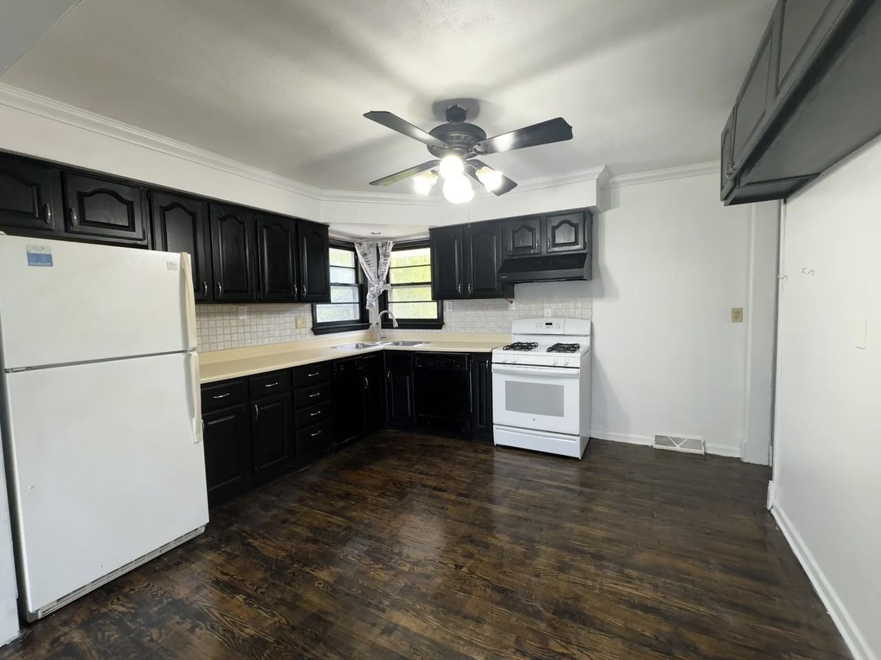 3535 Robey Ave #1 - Photo 6 of 40