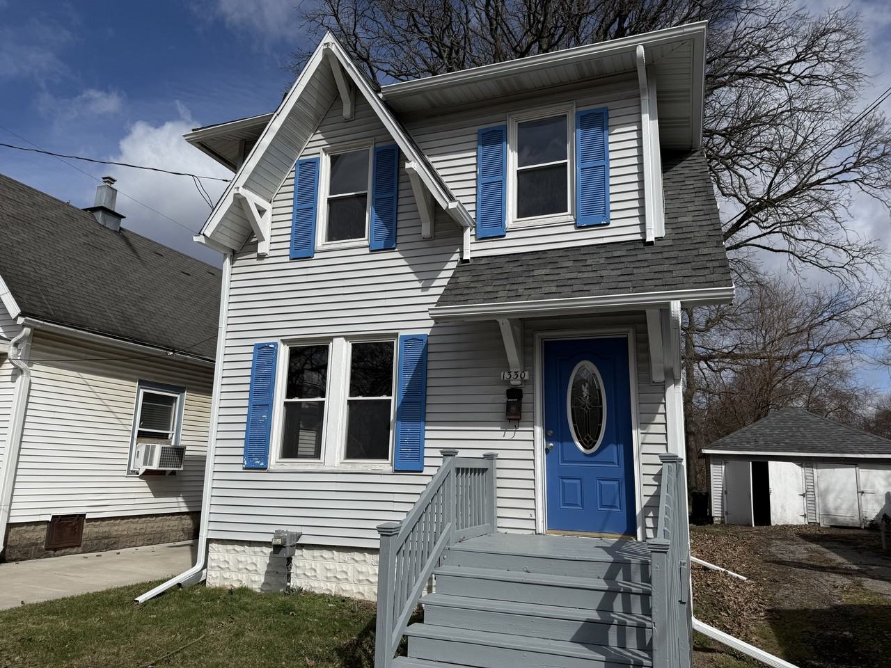 1330 W Hillsdale St #1 - Photo 2 of 12