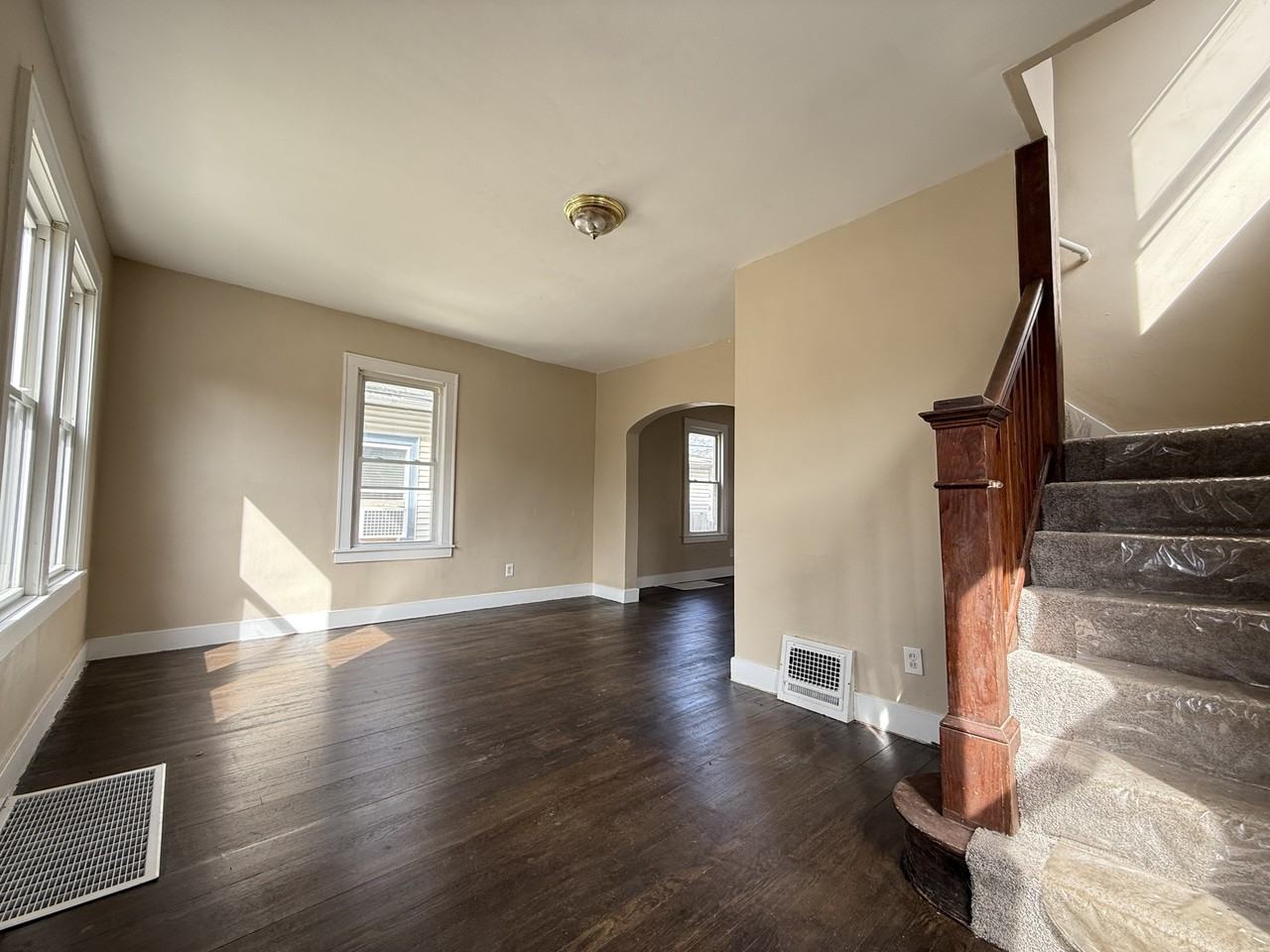 1330 W Hillsdale St #1 - Photo 4 of 12