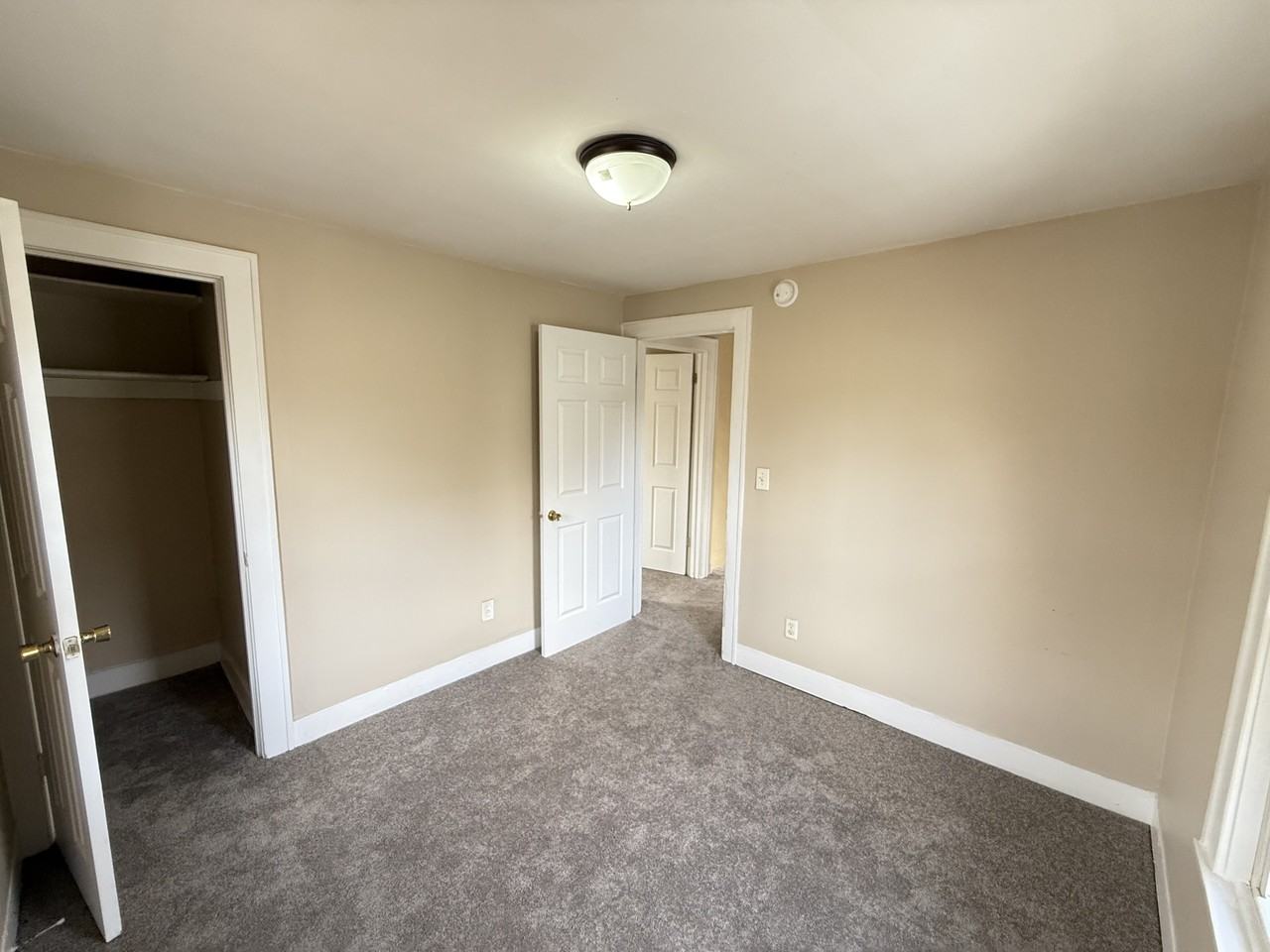 1330 W Hillsdale St #1 - Photo 7 of 12