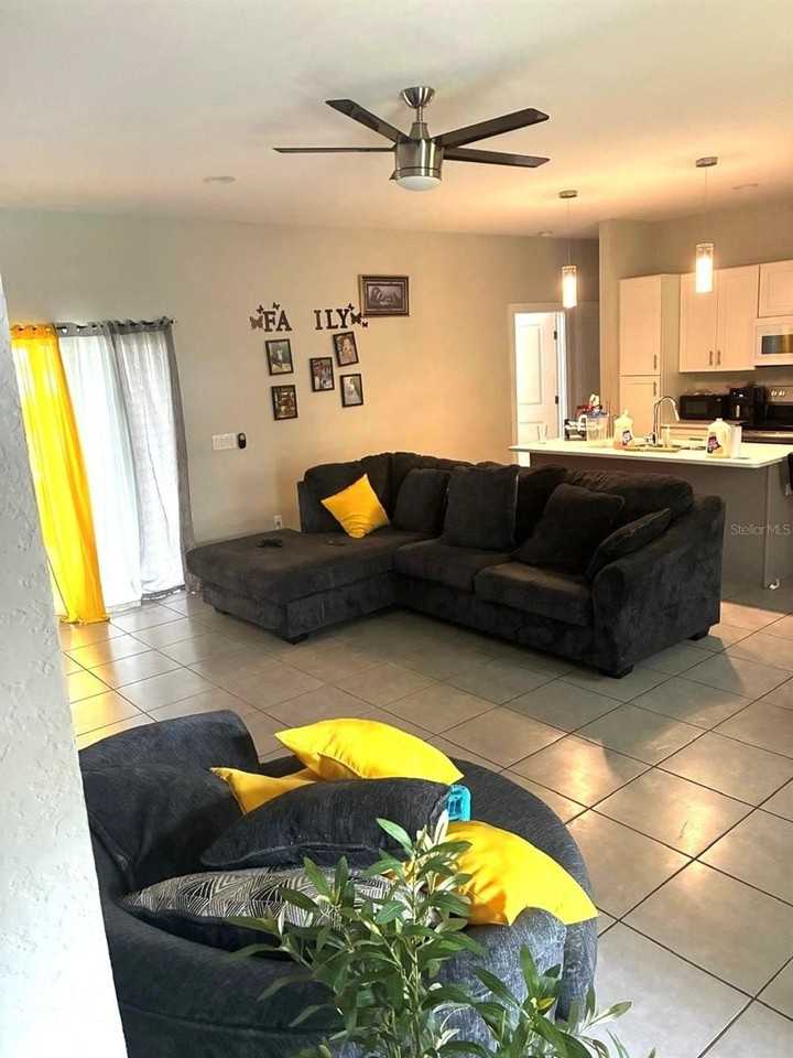 305 Elderberry Ct - Photo 7 of 31