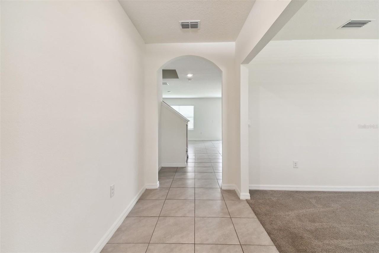 33405 Hamilton Hill Ln - Photo 4 of 50