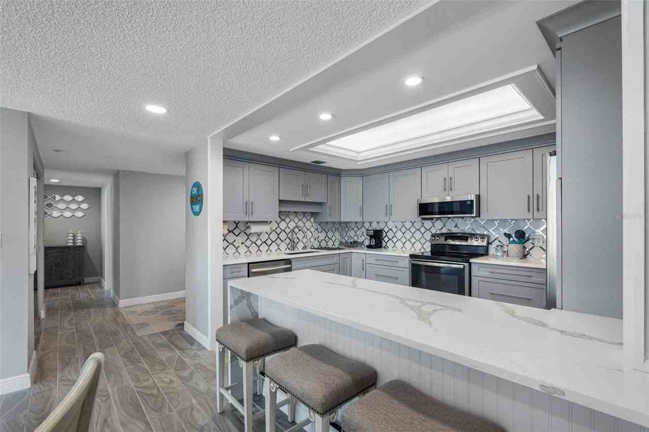 1501 Gulf Blvd #102 - Photo 5 of 49