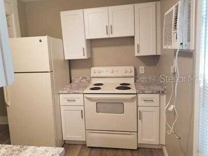 318 E Tarpon Ave #2 - Photo 6 of 15