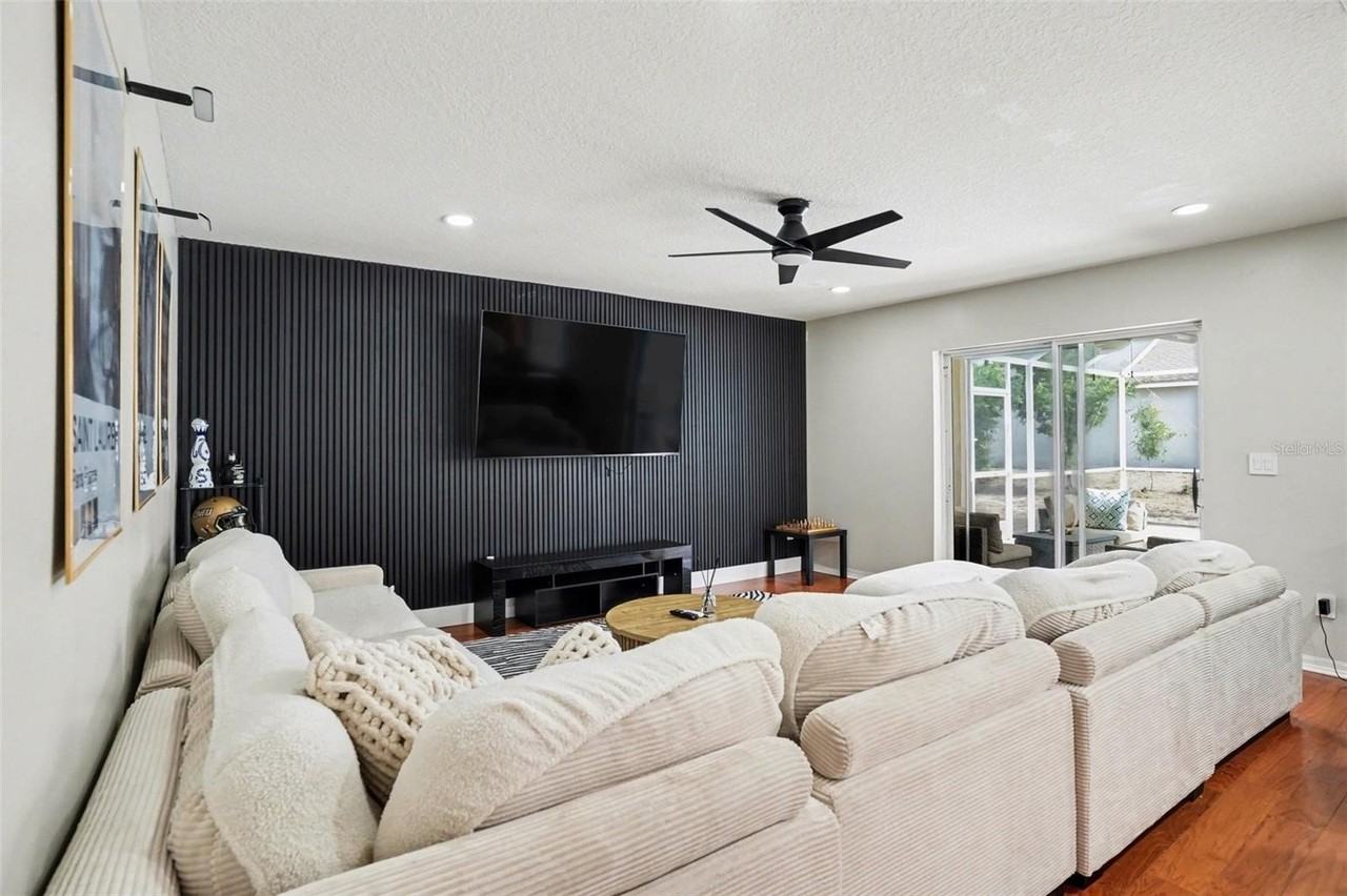 8105 River Mont Way - Photo 5 of 25